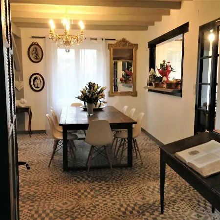 Guest house Autour D'une Histoire *