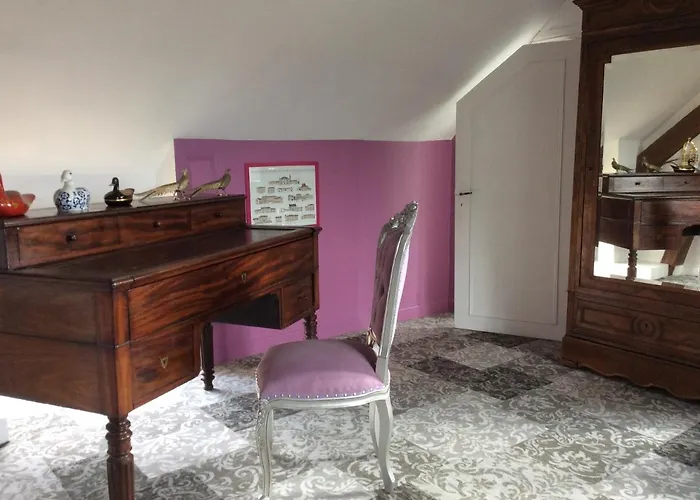 Autour D'une Histoire 3*