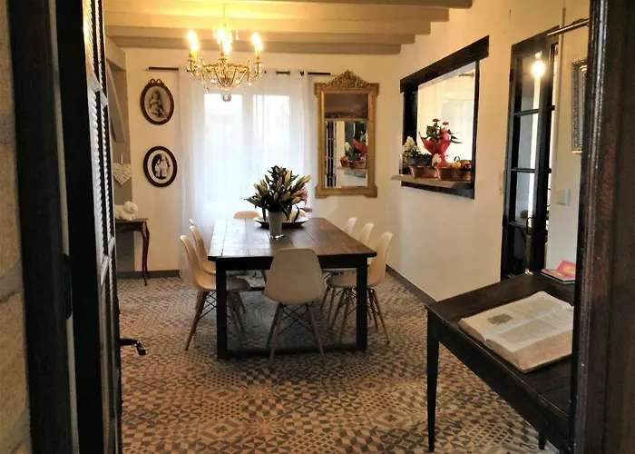 Gasthuis Autour D'une Histoire 3*